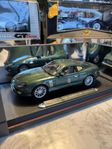 Aston Martin DB7 Modellbil i skala 1:18