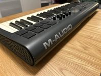 M-Audio Axiom 49 MIDI controller