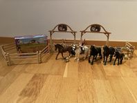 Stort Schleich paket, 5 hästar och paddock