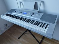 Yamaha Portable Grand DGX-230