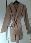 Fleeceaktigt beige trenchcoat str 40/42