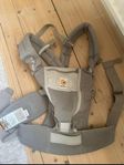 ERGOBABY ADAPT BÄRSELE - SOFTFLEX MESH: PEARL GREY