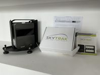 Skytrak launch monitor, med metallskydd