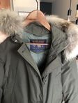 WOOLRICH JACKA 1800kr 