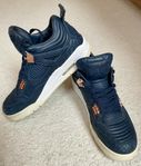 Jordan 4 Obsidian strl 42