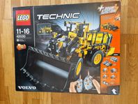 Lego Technic Volvo L350F Wheel Loader – 42030 (2014)