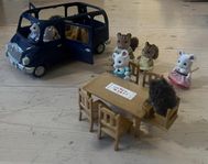 Sylvanian Families set. bil och figurer