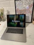 MacBook Pro Retina 15" 2018 + tillbehör