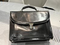 Leather briefcase, dokoment/datorväska15’, svart, läder.