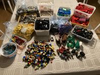 LEGO Ca 10kg inkl figurer och massor av tillbehör 