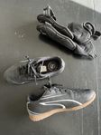 Puma fotbollsskor, inomhus, barn strl 35