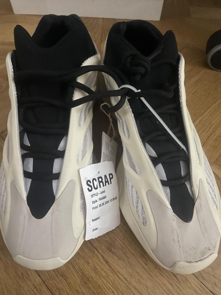 Adidas Yeezy - 700 V3 - 45.5 ...