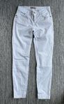 Vita jeans från Mos Mosh strl 28 modell sumner decor pants