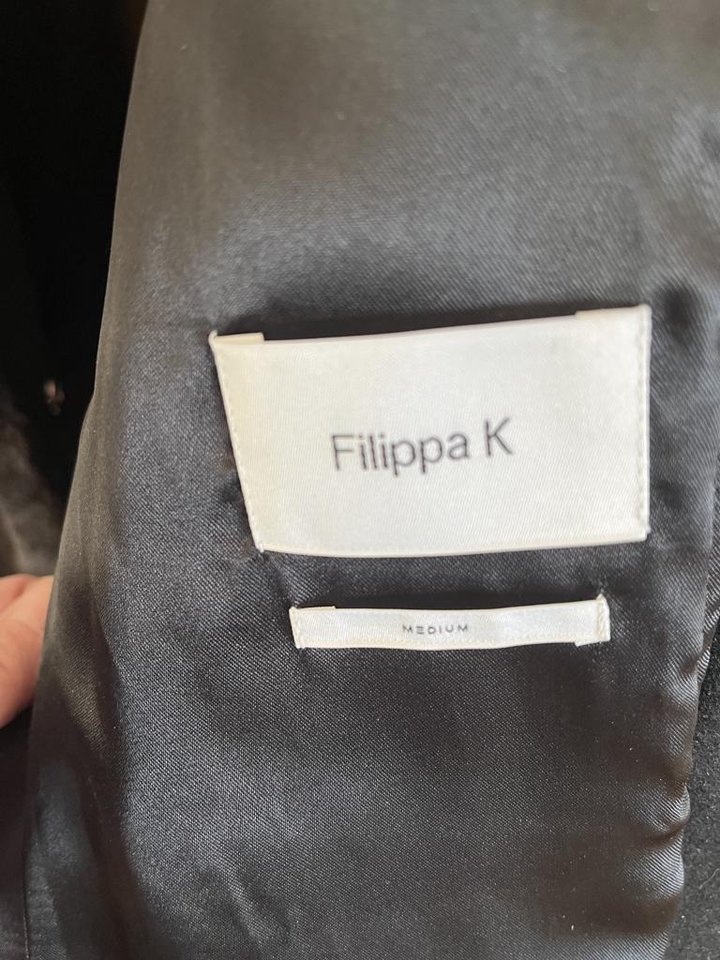 Filippa K snygg fuskpäls 