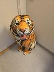 Tigerstaty i porslin ca 92 cm