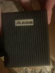 1 Alesis pedal 