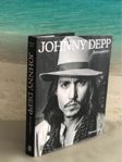 ”JOHNNY DEPP; retrospektivt” av Steven Daly, svenska, 20