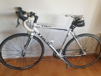 Trek 51" i kanonskick. Nyservad