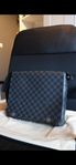 Louis Vuitton messenger Bag District MM