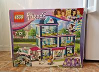 Lego Friends Heartlake hospital