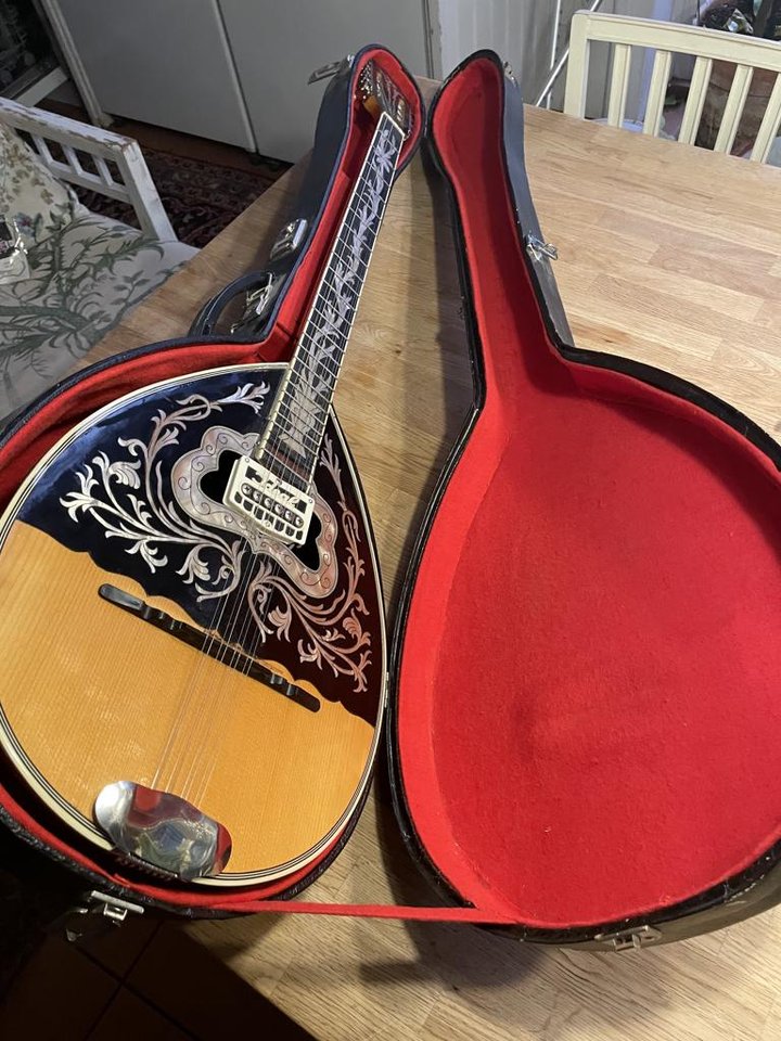 Bouzouki