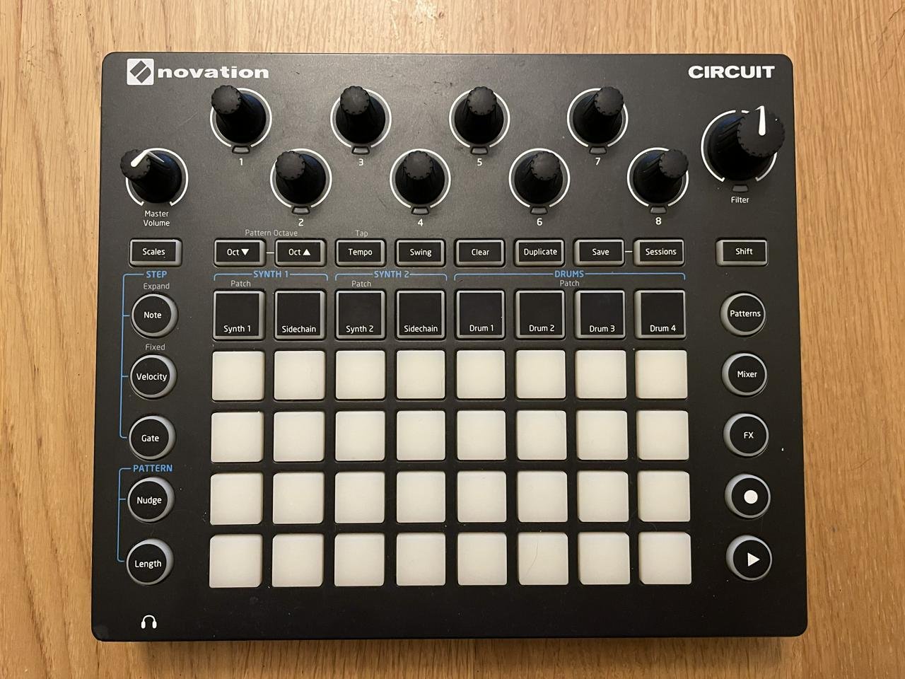 Novation Circuit 