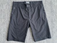 Nya svarta shorts strl w34 från J.Lindeberg