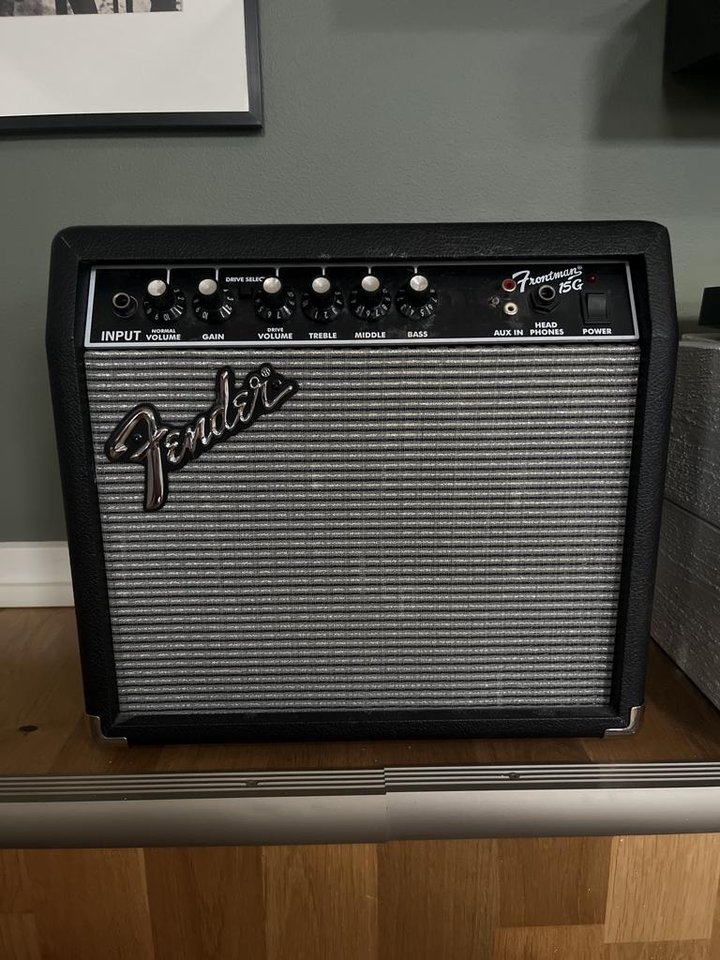 Fender frontman 15G