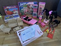 Vintage Barbie bil, säng, möbler, hästar mm