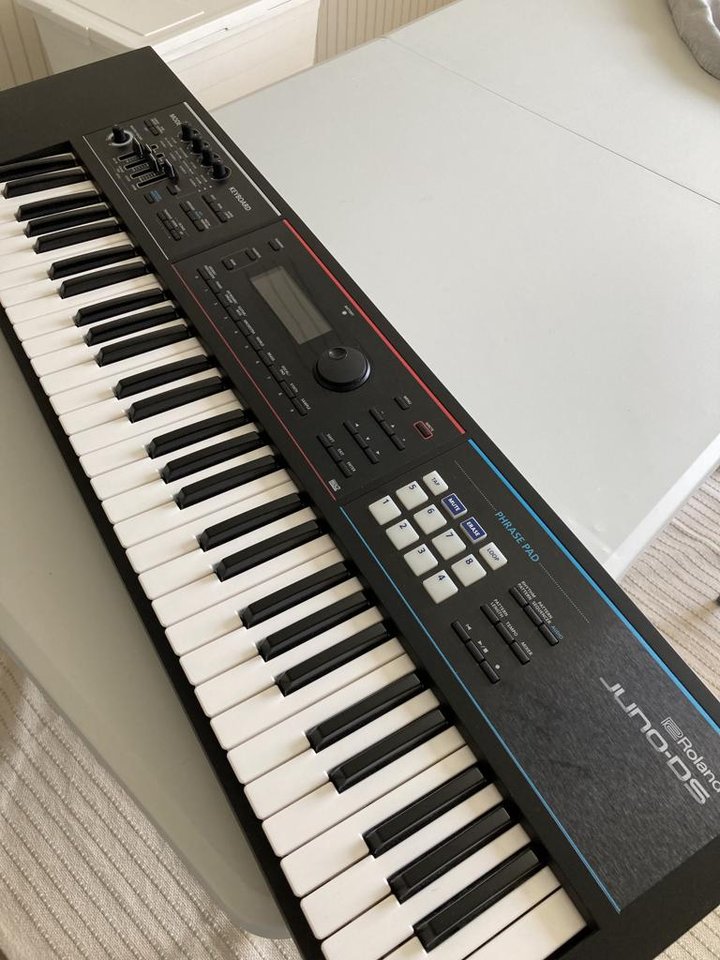 Roland Juno DS61