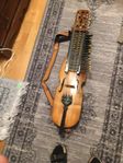 Vacker kromatisk Nyckelharpa, nr 62, (1976) av Hasse Gille