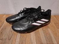 Fotbollsskor Copa Adidas storlek  US 8 1/2