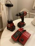 Skruvdragare/lampa/2st 5 AH batteri/laddare Milwaukee