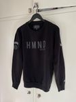 Adrian Hammond - Snygg svart sweatshirt!