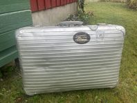 Gammal retro Rimova resväska