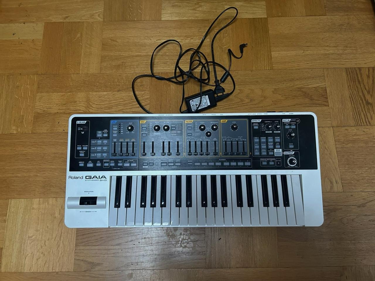 Roland SH-01 Gaia