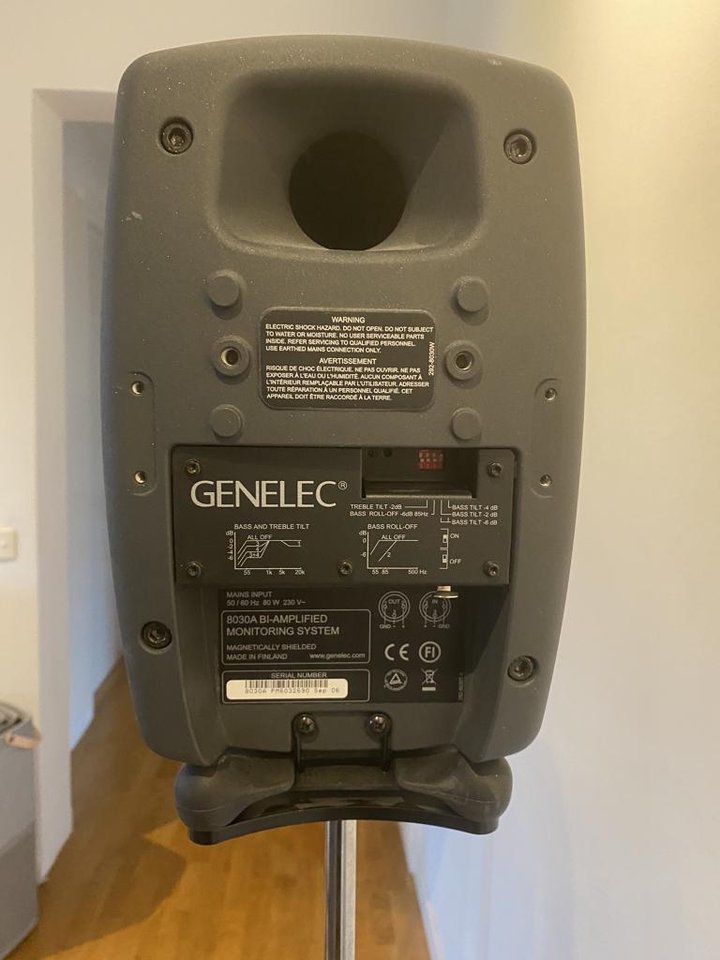 Studio monitorer Genelec 8030...