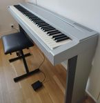 Yamaha P-70 Digital Piano