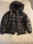 Moncler jacka barn 8 år 