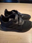 Sneackers/gympaskor, Adidas, 39 1/3, mycket fint skick