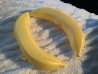 Två bananfodral i fint skick 