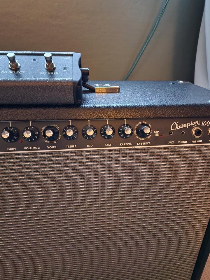 Fender Champion 100