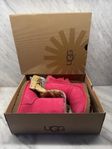 UGG  Uggs Bailey bow cerise