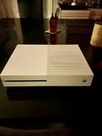 xbox One S + kontroll + 3 spel