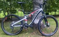 Heldämpad Mountainbike från Specialized *Drop post*