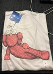 Uniqlo x Kaws T-shirt strl L