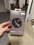 fitbit versa 4 (helt ny)