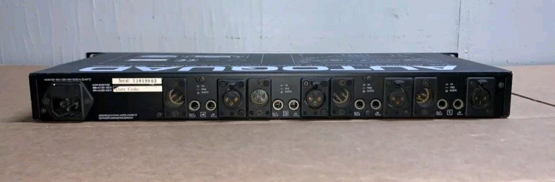 Behringer Autoquad XR 2400 Au...