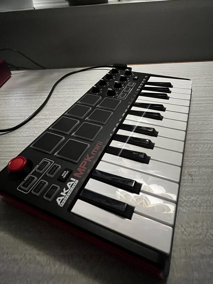 Akai MPK mini Keyboard