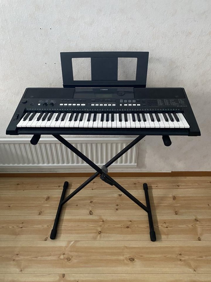 Yamaha PSR E433